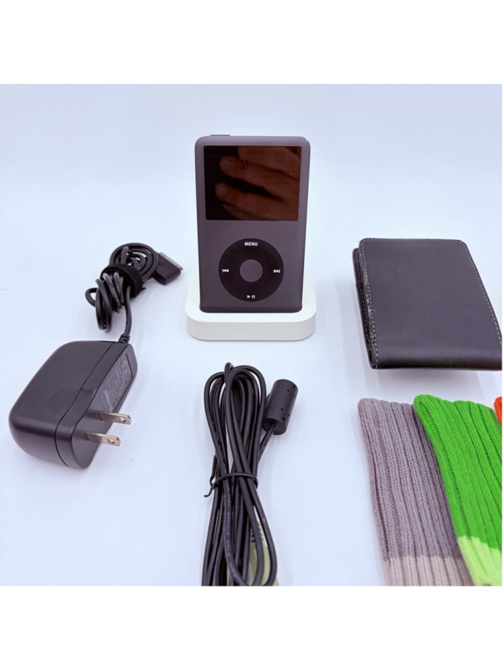 APPLE iPod Classic 160GB Black Graphite 7th Gen A1238 MC297LL Dock Bundle